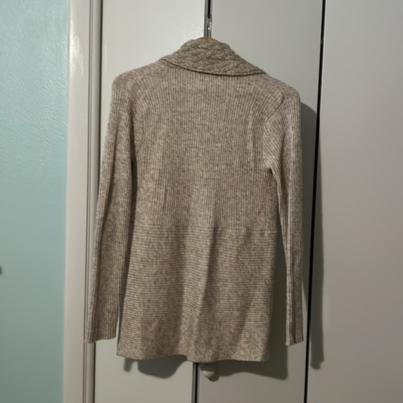 Dress Barn women’s cardigan - Picture 2 of 2